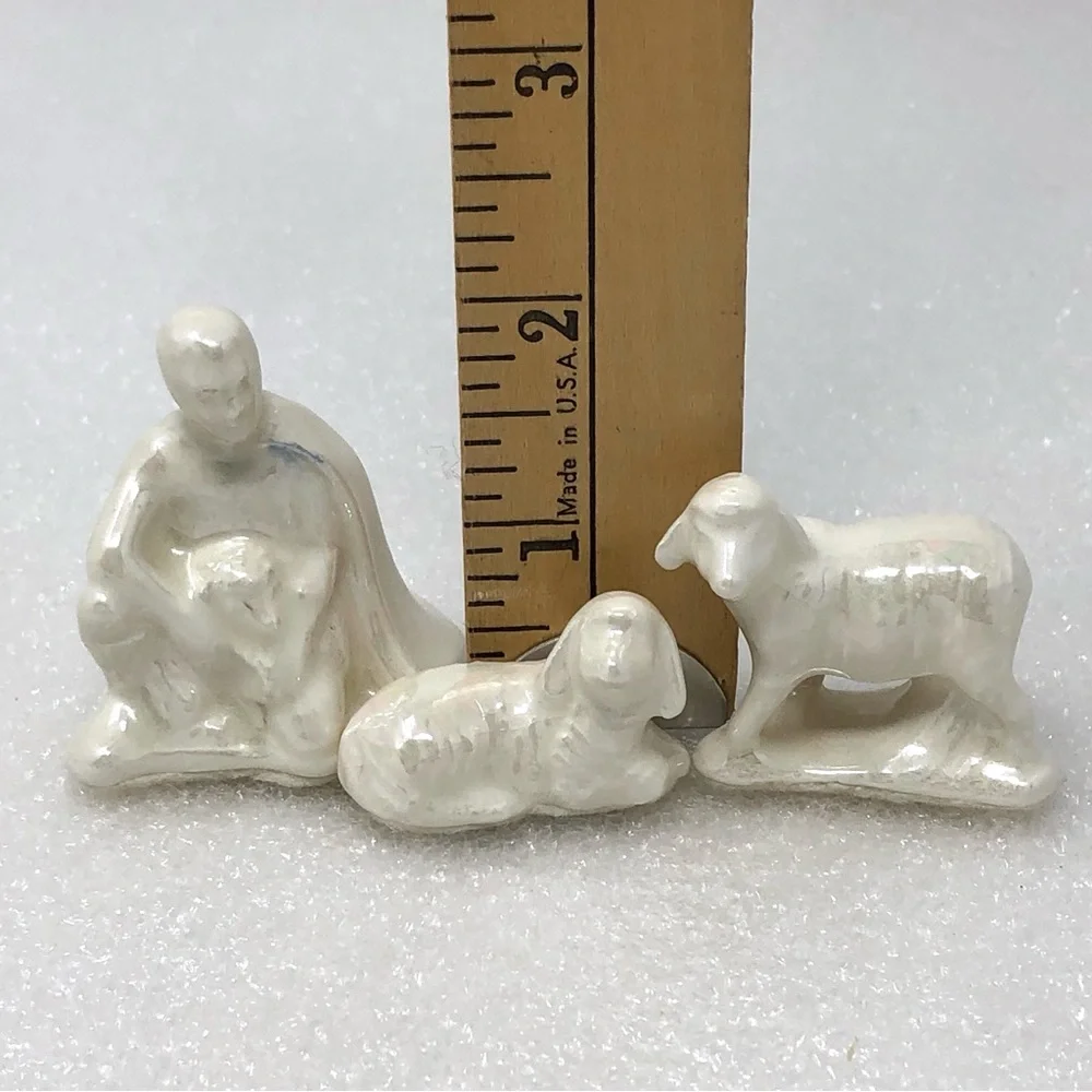 Vintage Nativity Scene Iridescent Figurines Set Of 17 Pieces